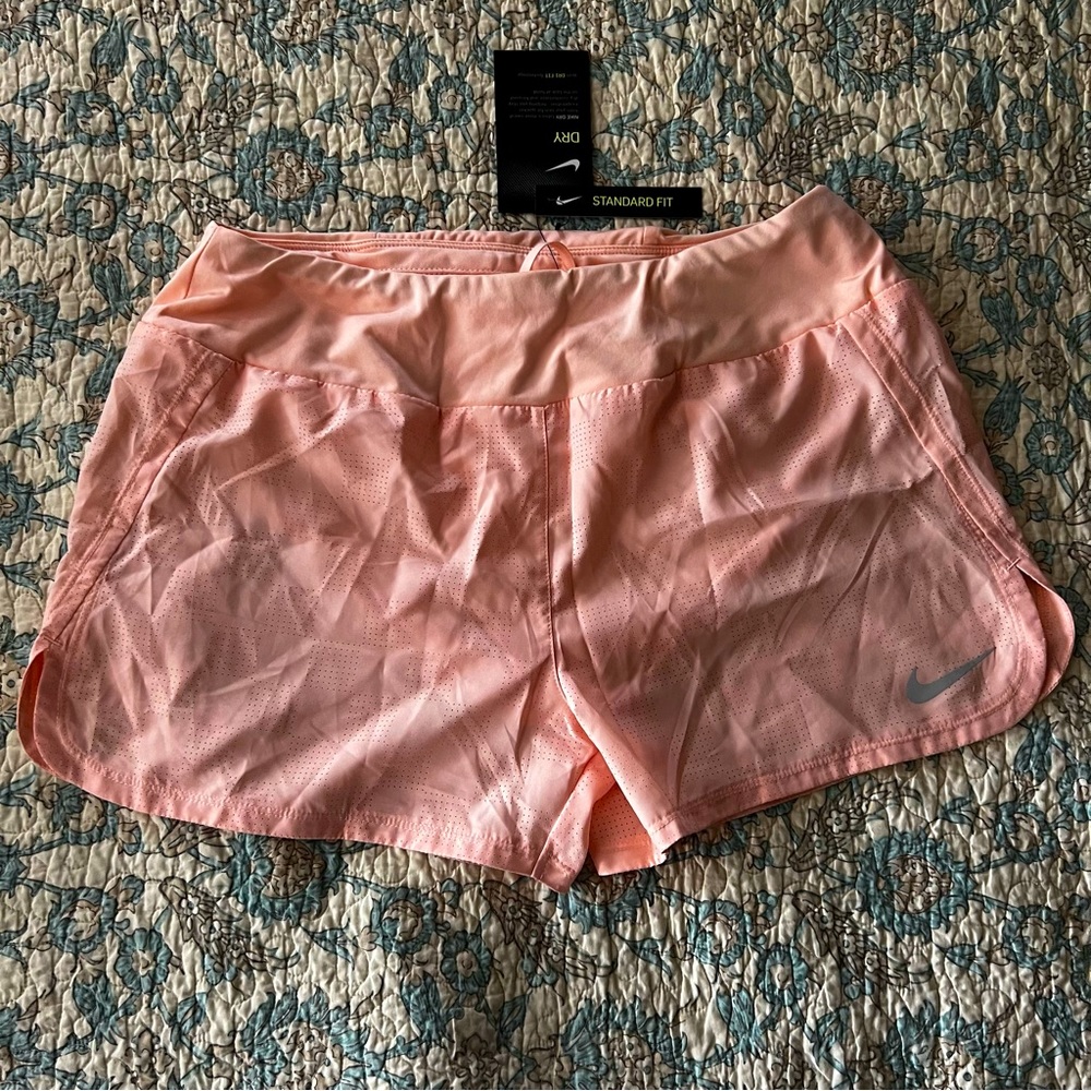 Nike Lined Athletic Shorts, NWT, lined, great peach color, size Medium